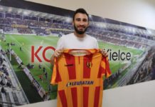 Nika Kaczarawa dołączył do Korony Kielce. Z zespołem trenuje także syn właściciela Nika Kaczarawa zawodnikiem Korony Kielce