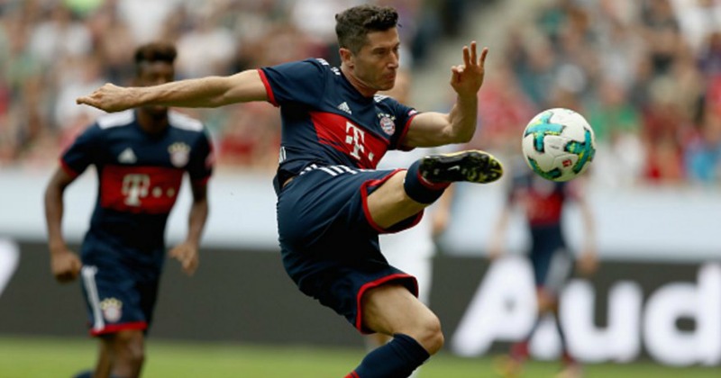robert-lewandowski-nożyce