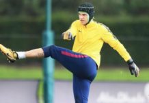 Ederson z Feyenoordem w kasku, Toure przed telewizorem ederson