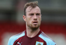 Chelsea dalej szuka nowego napastnika. Czy Ashley Barnes przeniesie się na Stamford Bridge?