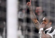 Serie A – Juventus goni Napoli, Wojciech Szczęsny wyróżniony douglas-costa-juventus