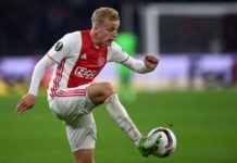 Donny van de Beek na dłużej w Ajaxie Amsterdam