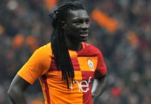 Chwile grozy w Turcji. Bafetimbi Gomis zasłabł na boisku