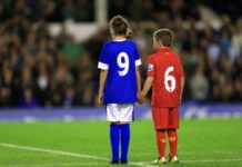 Piękny gest kibica Evertonu wobec chorego fana Liverpoolu